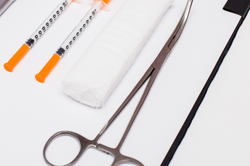 Manutenção de tesouras cirúrgicas curvas: Como garantir precisão e durabilidade Manutenção de tesouras cirúrgicas curvas: Como garantir precisão e durabilidade