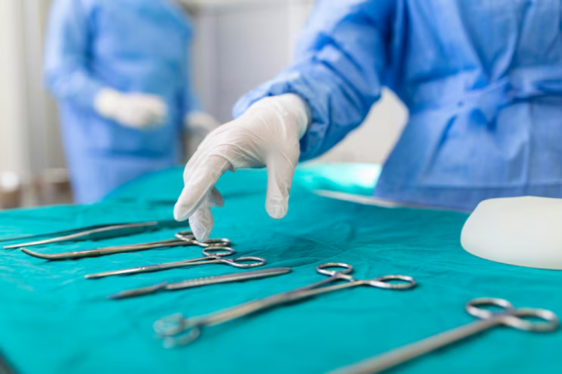 Conserto de instrumentos cirúrgicos é essencial para garantir a segurança e eficácia nas operações médicas Conserto de instrumentos cirúrgicos é essencial para garantir a segurança e eficácia nas operações médicas